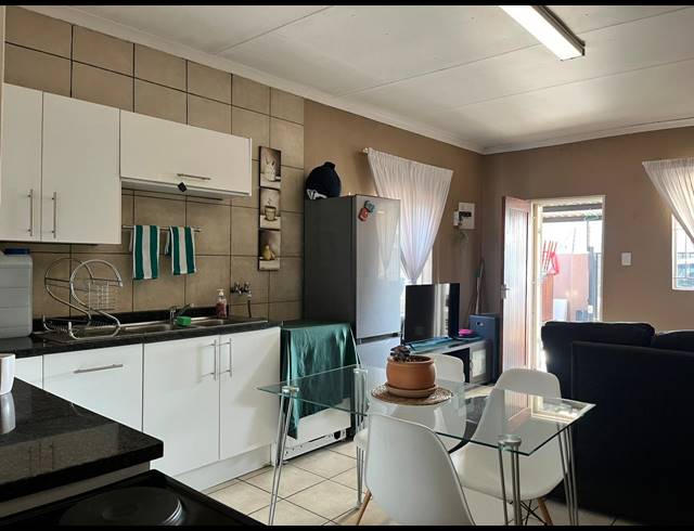 1 BEDROOM HOUSE RENTED IN BRAKPAN CENTRAL
